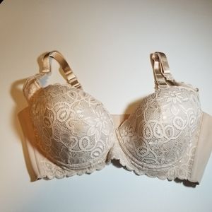 Beautiful new 40B underwire bra satin straps